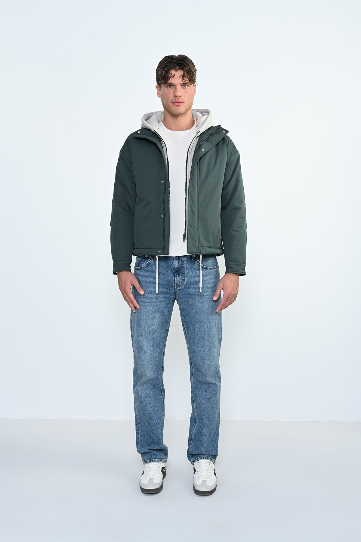 GREEN
