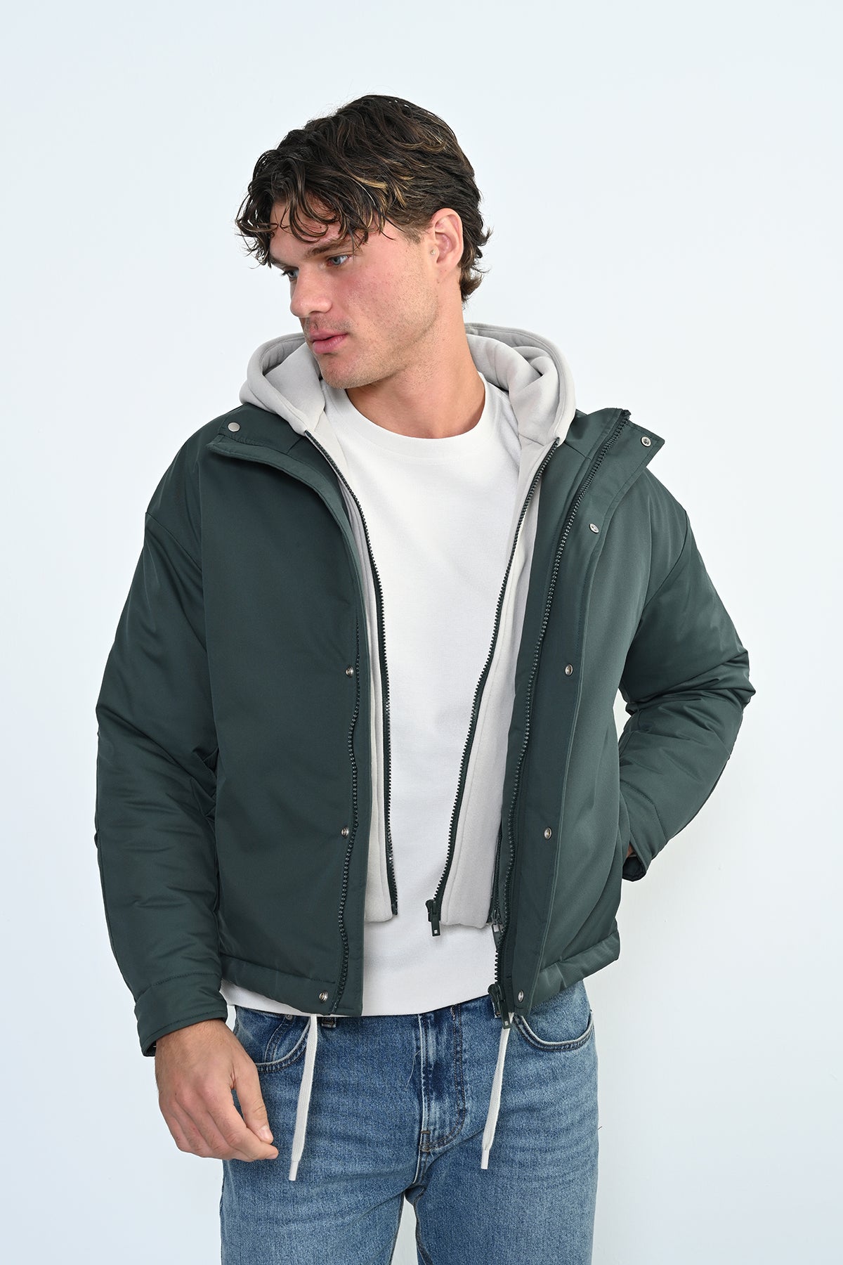 GREEN