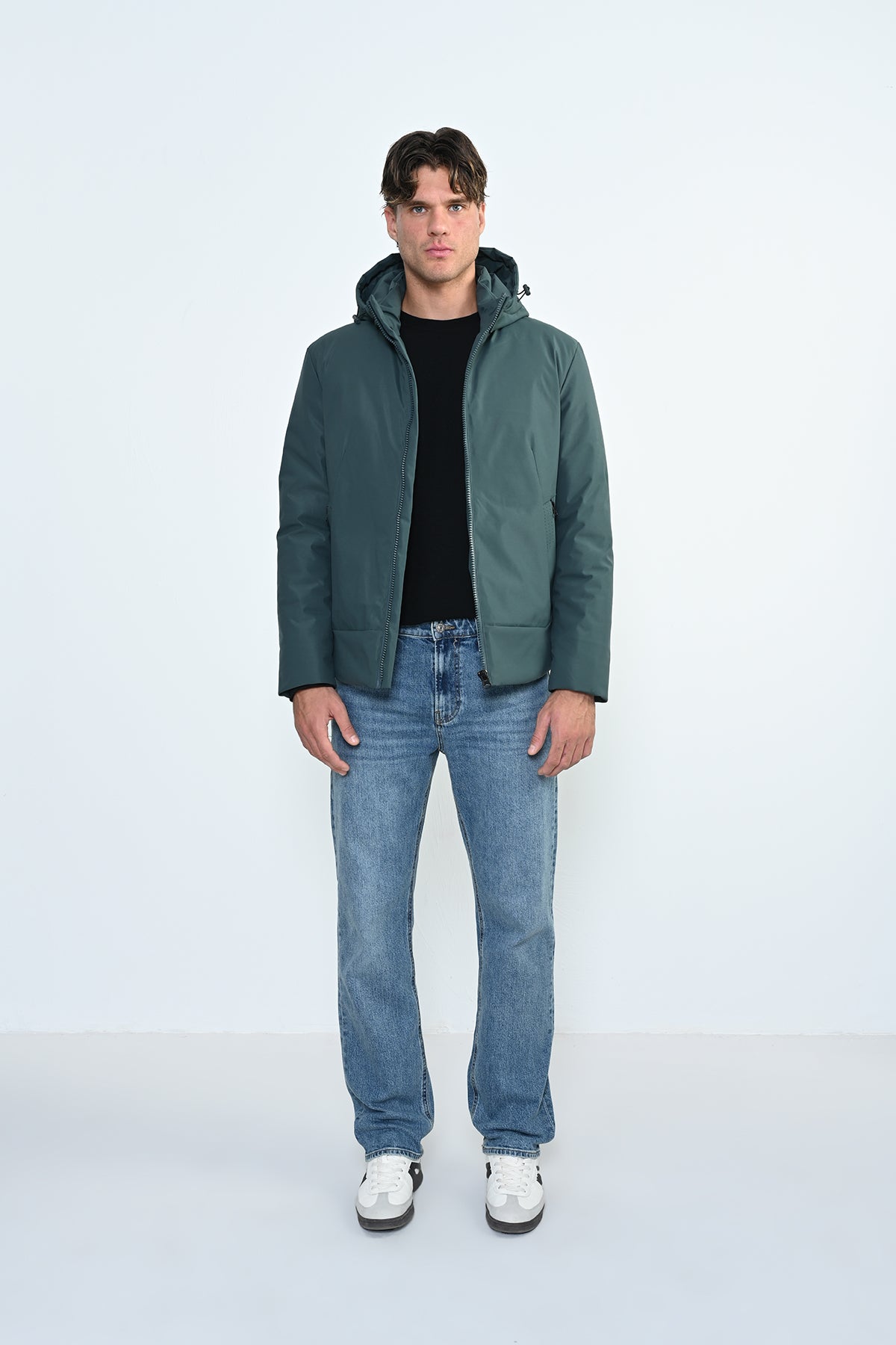 GREEN