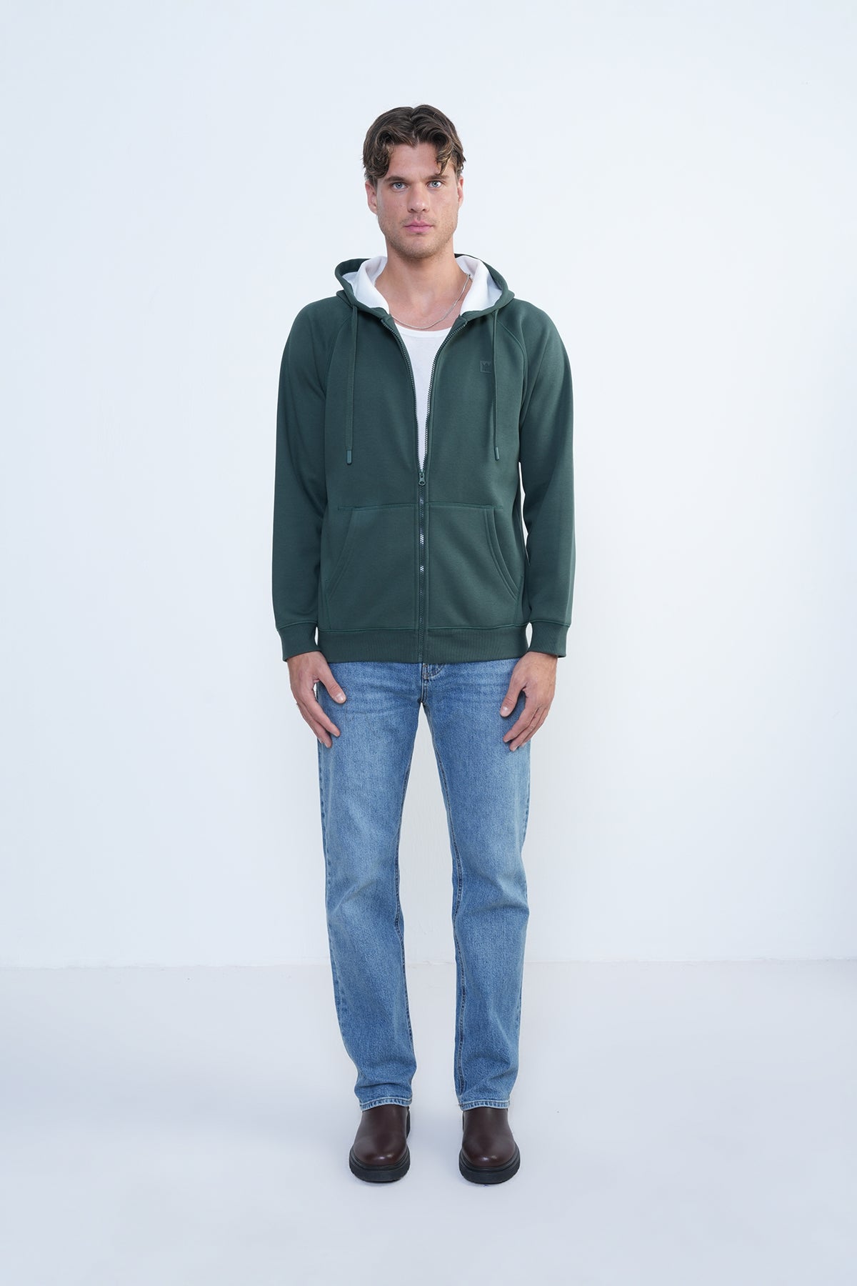 GREEN